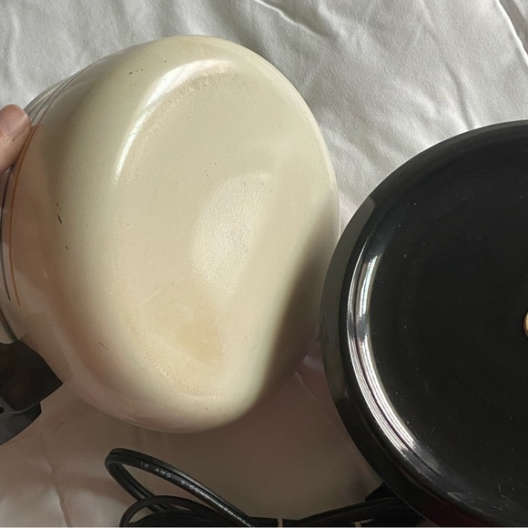 Regal Ware Mardi Gras Gourmet Cooker - Picture 4 of 6